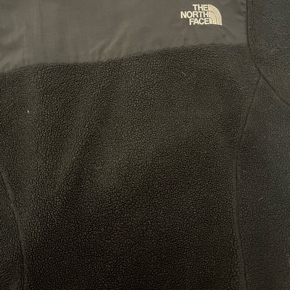 The North Face Fleece 
Black. Full zip. Non smoker, pet free home. Women’s xs - Picture 3 of 3